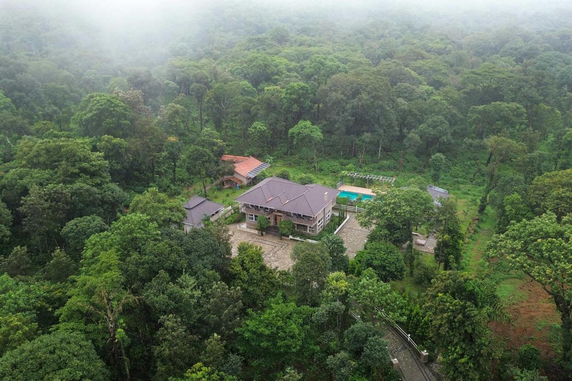 Coffee & Mist Luxury Villa- Comp Breakfast, Pool, Lounge, And Coffee Estate By Stayvista Мадикери Экстерьер фото